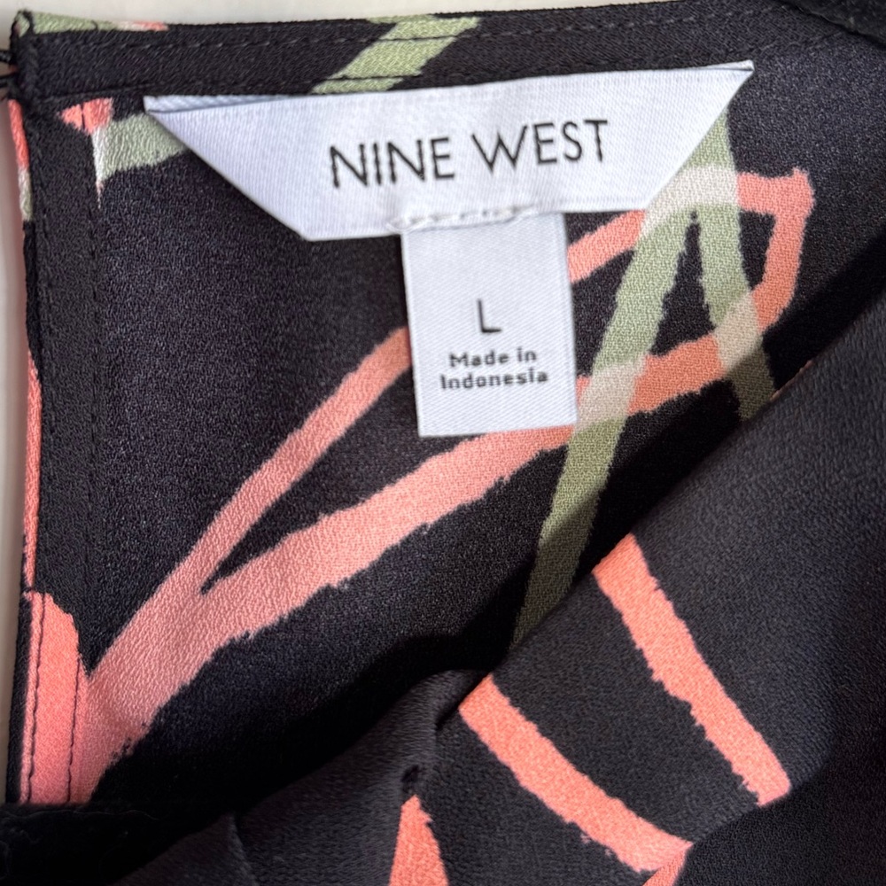 Nine West NEW Black Blouse with Pink & Green Floral Business Office Work Wear L - Picture 2 of 3